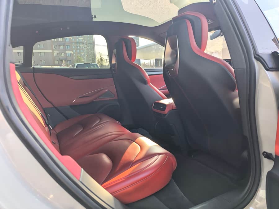 MI SU7 2024 image de voiture #10