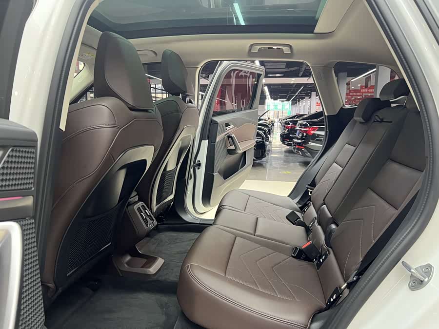 BMW iX1 2024 #10 BMW iX1 2024 car image #10