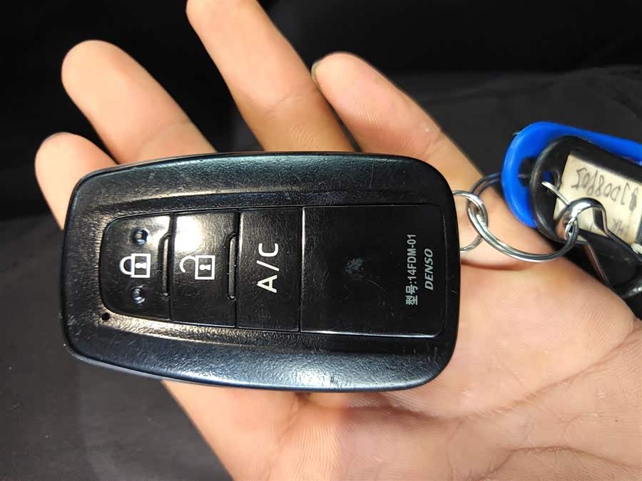 Toyota C-HR EV 2021 immagine di auto #10