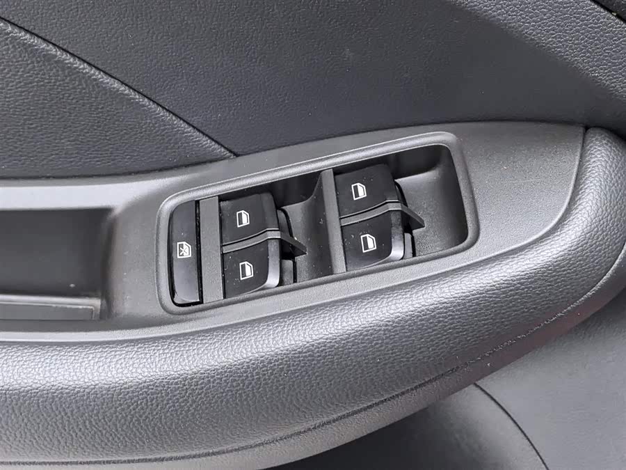 MG ZS 2019 car image #10