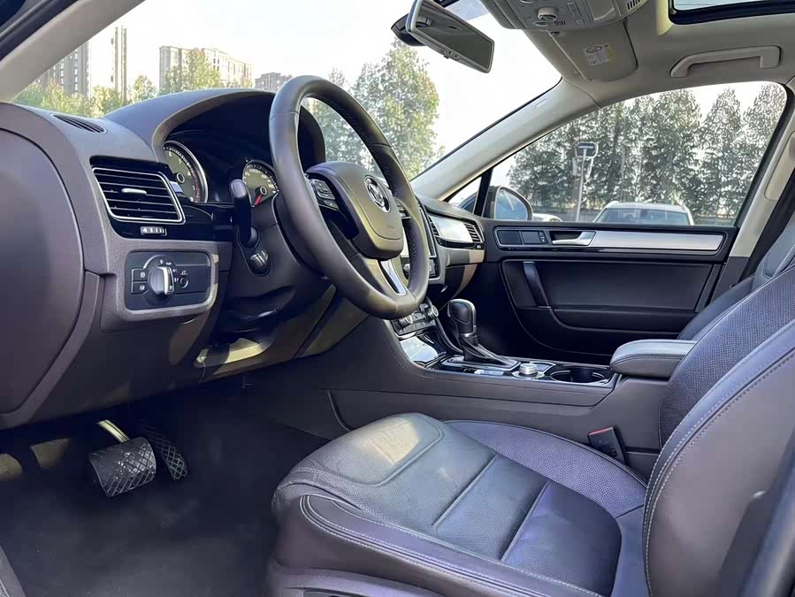 Volkswagen Touareg 2016 immagine di auto #10