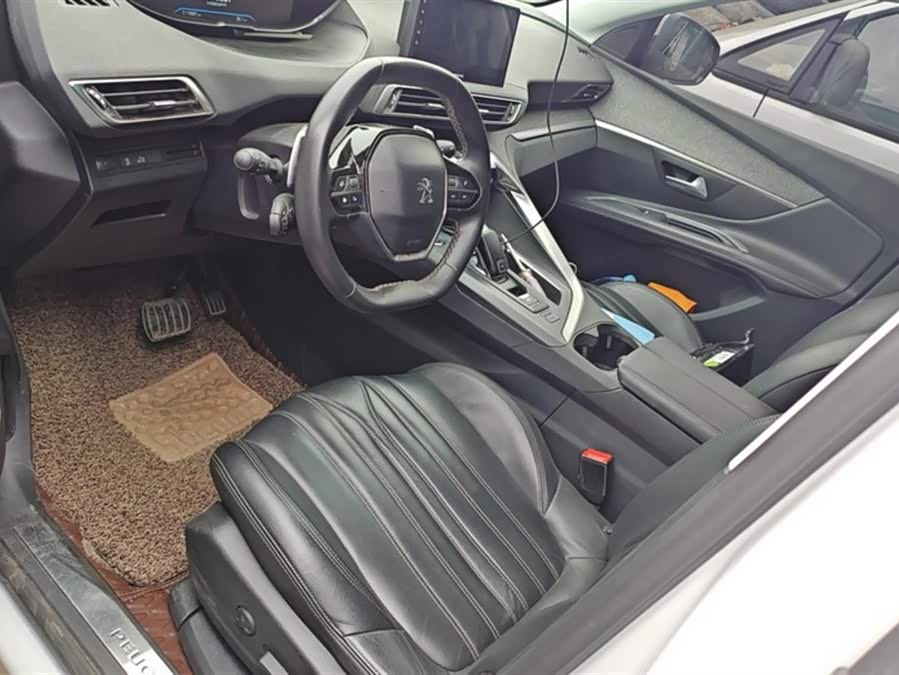 Peugeot 5008 2018 car image #10