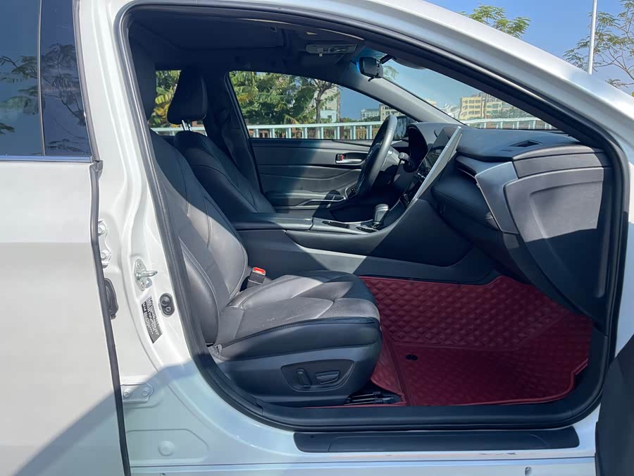Toyota Avalon 2022 car image #10
