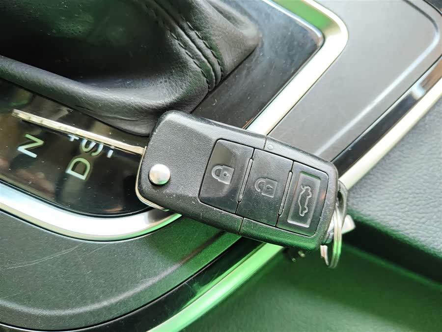 Forthing T5 2023 #10 Forthing T5 2023 صورة سيارة #10