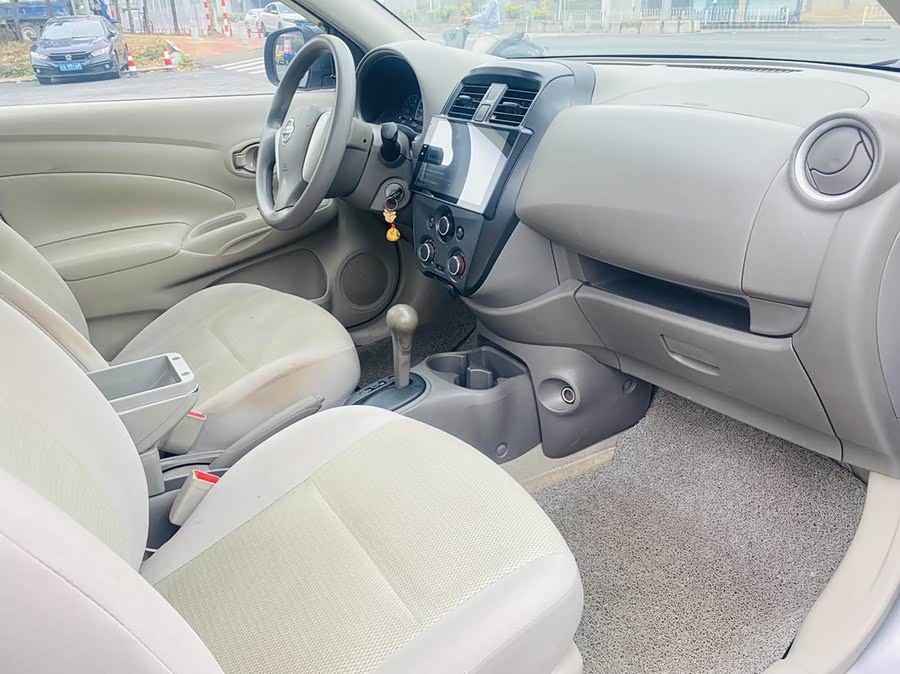 Nissan Sunny 2016 #10 Nissan Sunny 2016 car image #10
