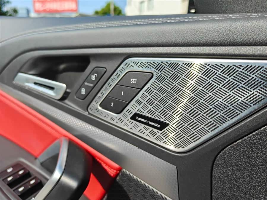 BMW iX1 2023 car image #10