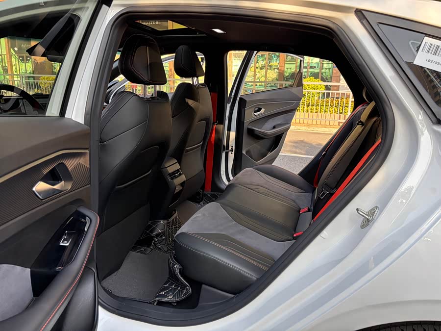 GEELY Binray 2022 immagine di auto #10