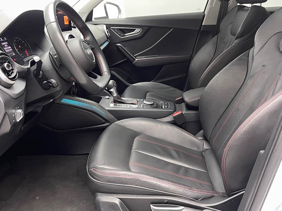 Audi Q2L 2023 car image #10