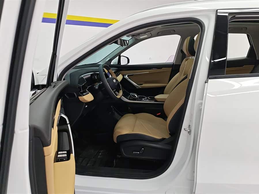 GEELY Boyue L 2023 car image #10