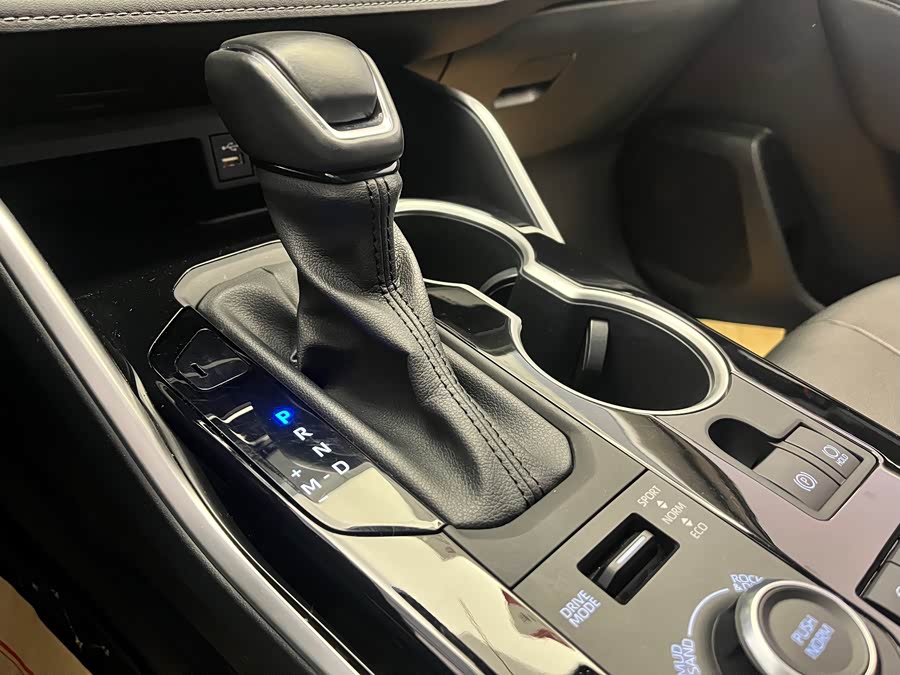 Toyota Highlander 2024 car image #10