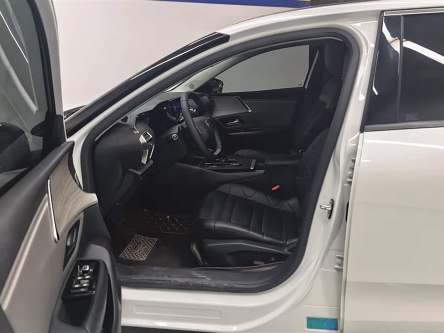 Citroen C5 X 2023 car image #10