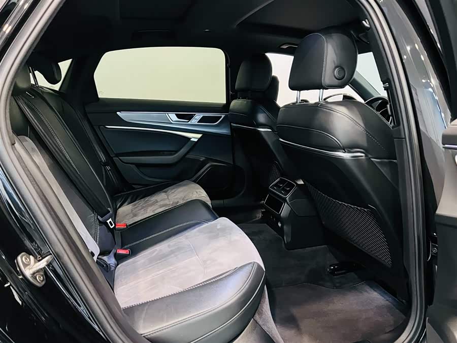Audi A6L 2023 car image #10