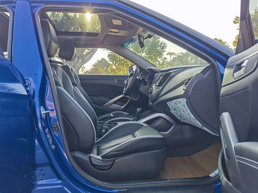 Hyundai Veloster 2015 car image #10