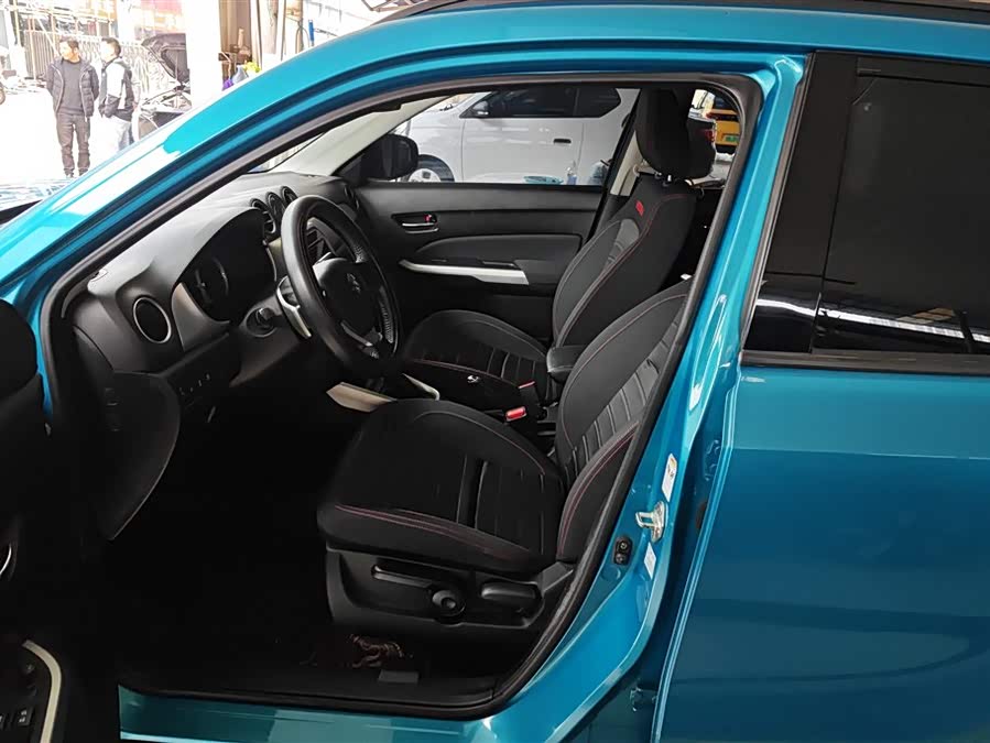 Suzuki Vitara 2018 immagine di auto #10