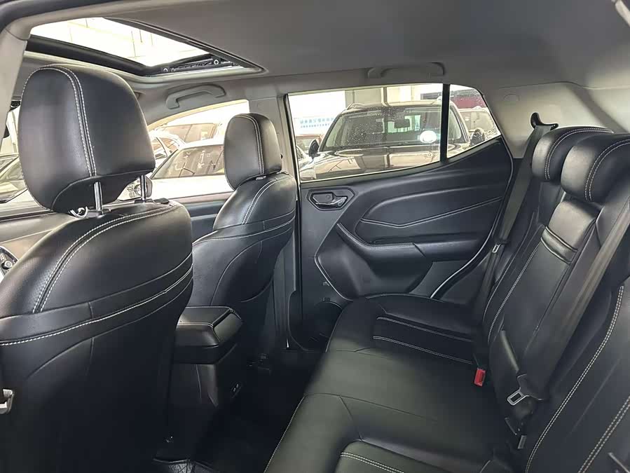 Soueast DX3 2019 car image #10