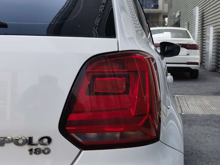 Volkswagen Polo 2019 car image #10