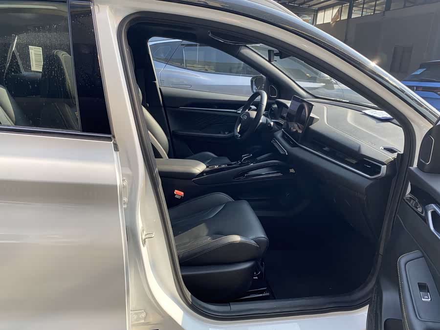 GEELY Coolray 2024 car image #10