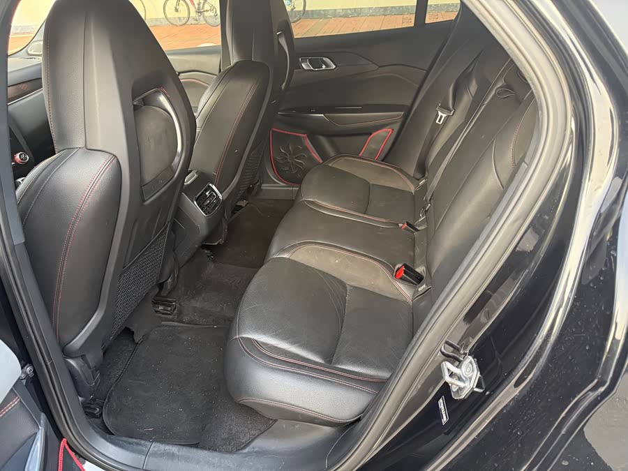 Lynk & Co 03 2019 #10 Lynk & Co 03 2019 car image #10