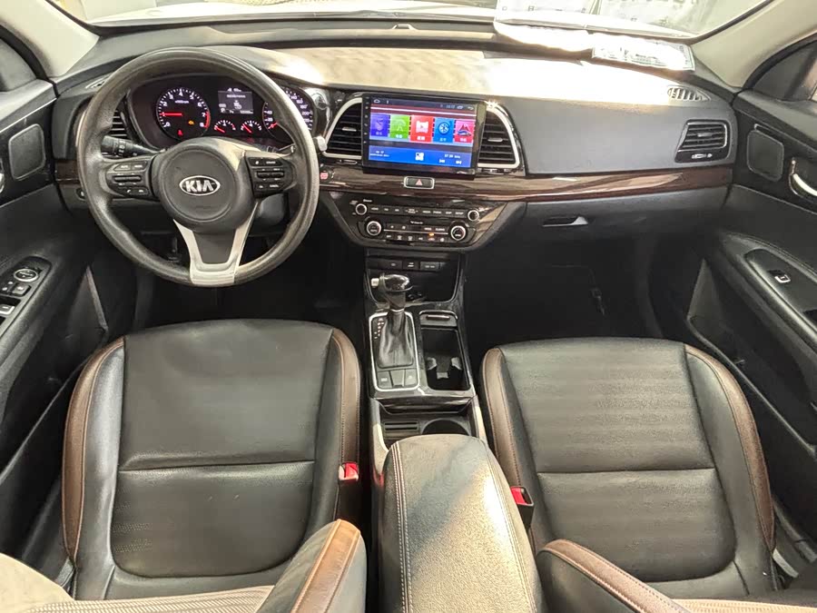 Kia K5 2019 immagine di auto #10