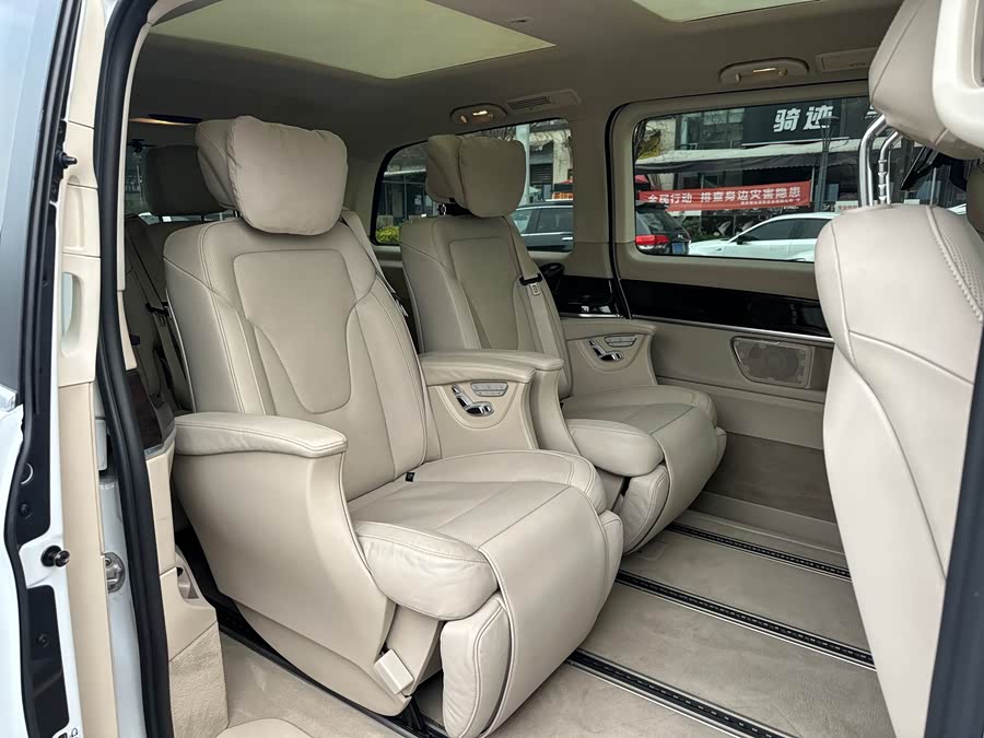 Mercedes-Benz V Class 2017 immagine di auto #10