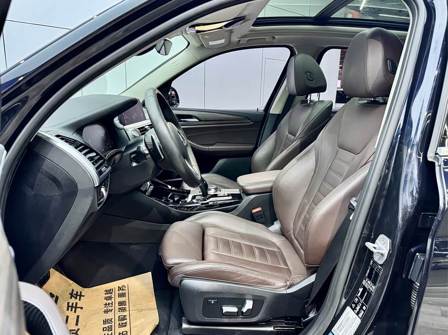 BMW X3 2019 car image #10