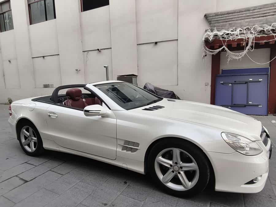 Mercedes-Benz SL Class 2010 car image #10