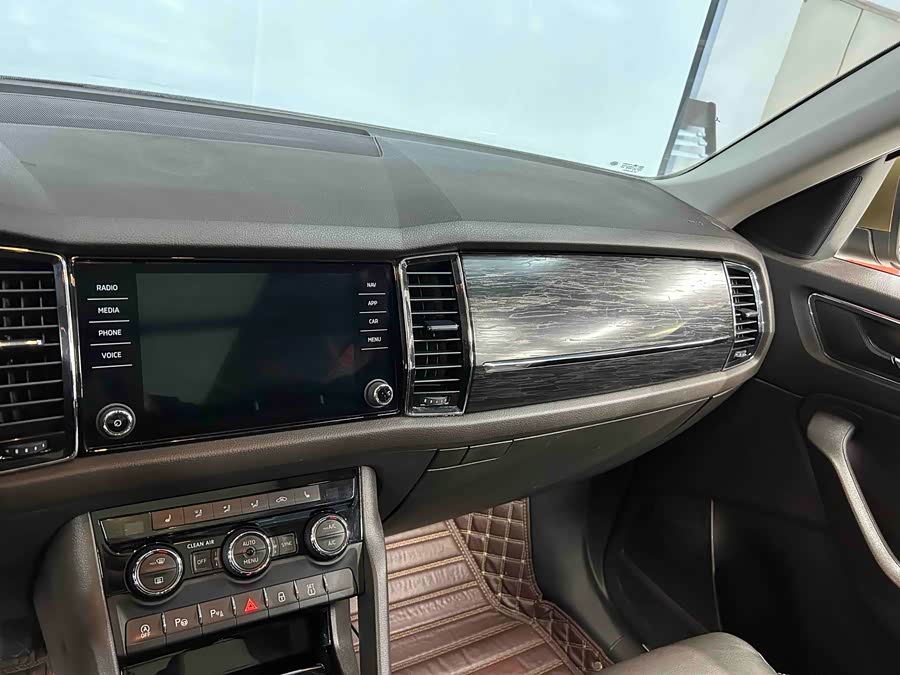 Skoda Kodiaq 2017 изображение автомобиля #10