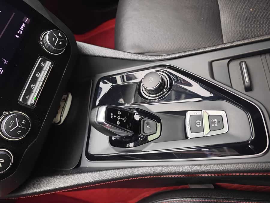 Lynk & Co 03 2020 car image #10