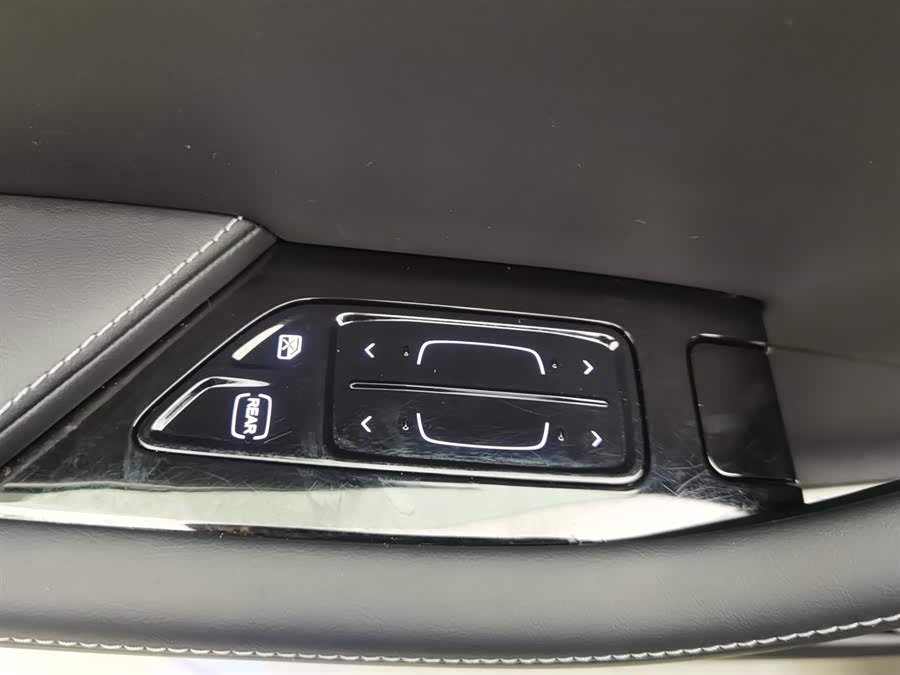 哪吒汽车 哪吒S 2023 汽车图片 #10