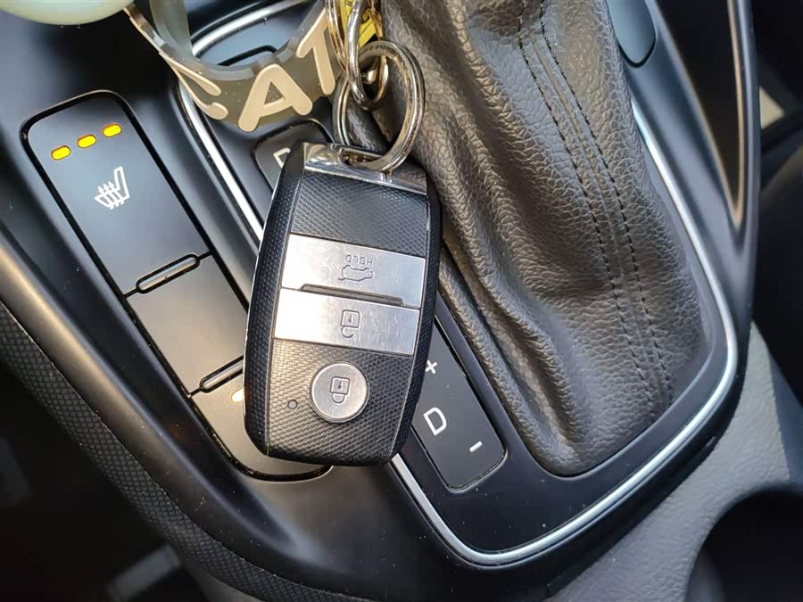 Kia Carens 2016 immagine di auto #10