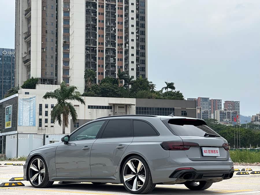 Audi RS 4 2019 car image #10