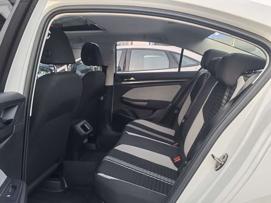 Volkswagen Bora 2023 immagine di auto #10