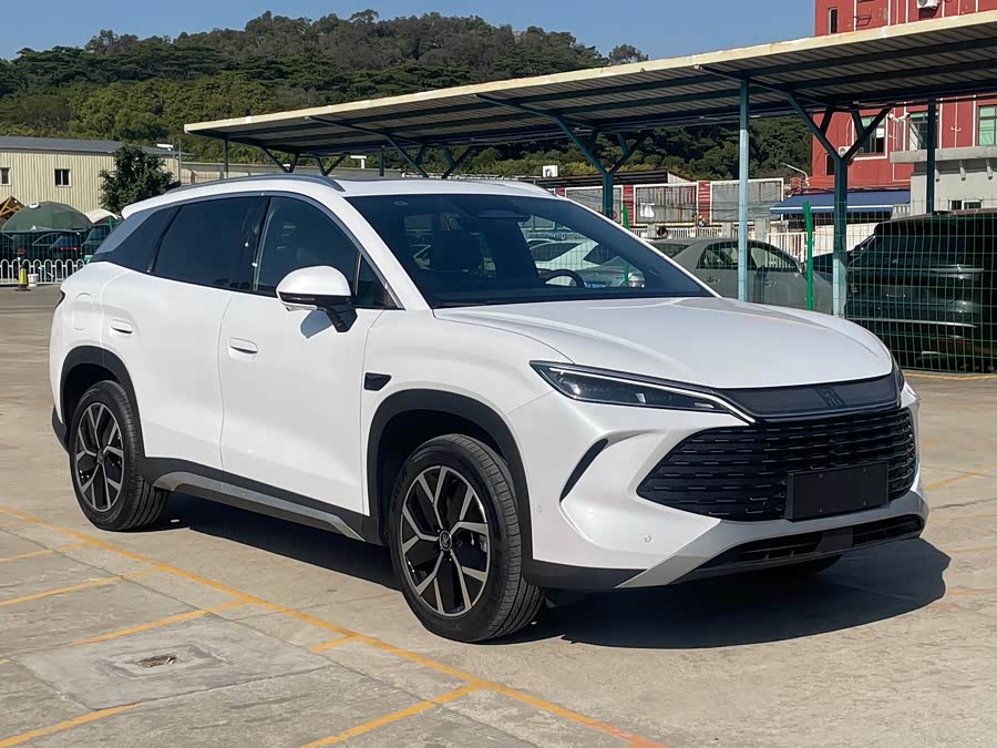 BYD SongL DM-i 2025 #10 BYD SongL DM-i 2025 car image #10