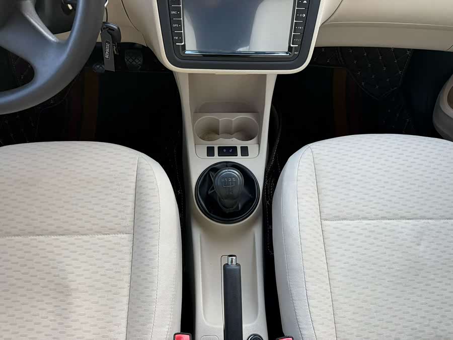 Skoda Fabia 2014 image de voiture #10