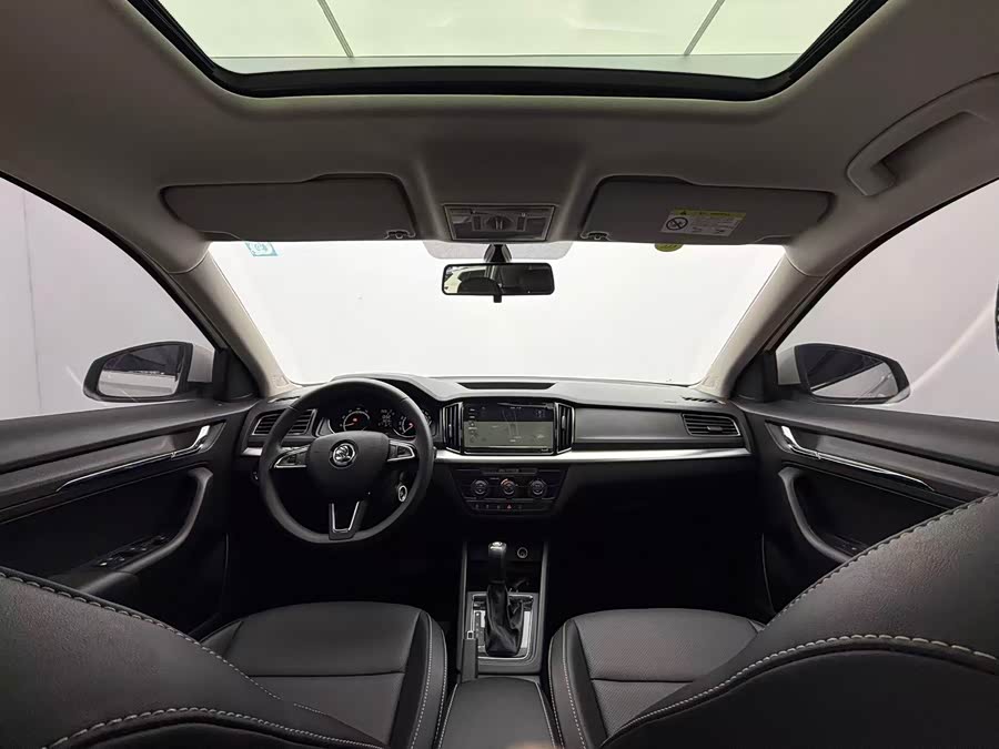 Skoda Kamiq 2021 car image #10