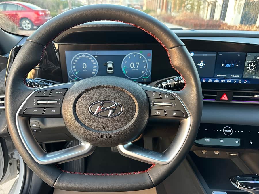 Hyundai Elantra 2023 car image #10