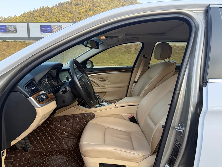 BMW 5 Series 2011 image de voiture #10