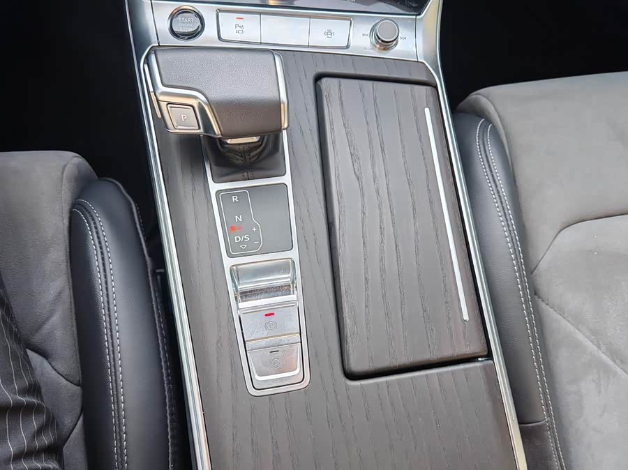 Audi A6L 2024 car image #10