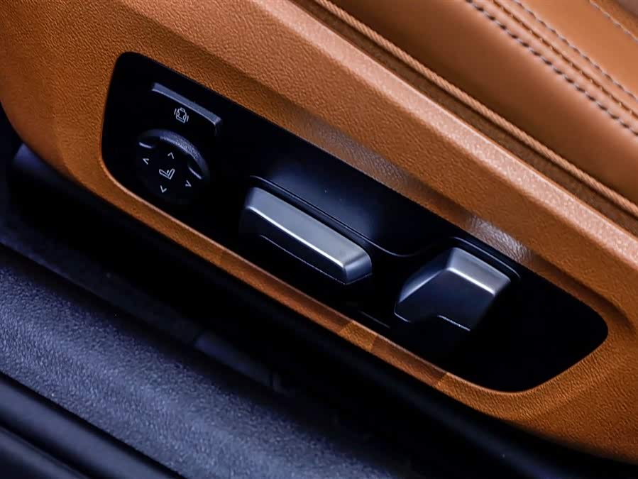 BMW 8 Series 2023 immagine di auto #10