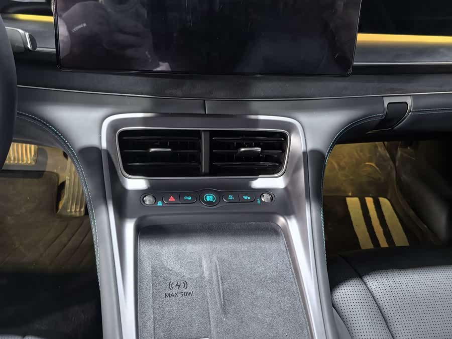 BYD Sea Lion 07 DM-i 2025 car image #10