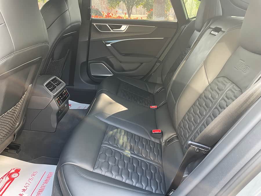 Audi RS 7 2021 car image #10