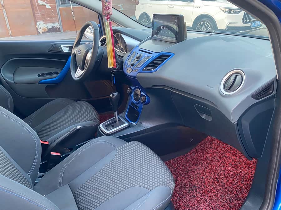 Ford Fiesta 2012 immagine di auto #10