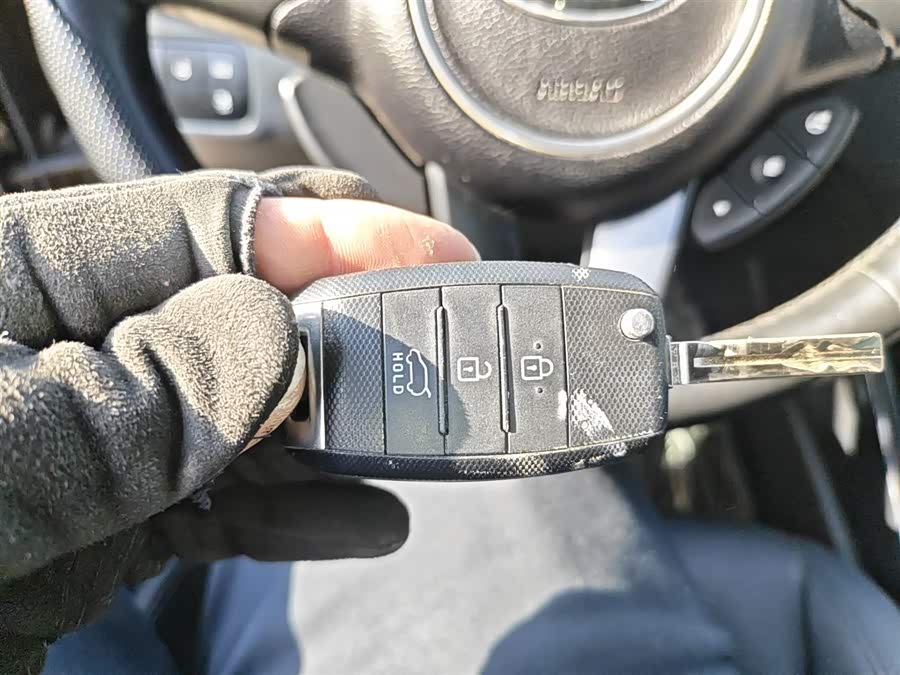 起亚 佳乐 2015 汽车图片 #10