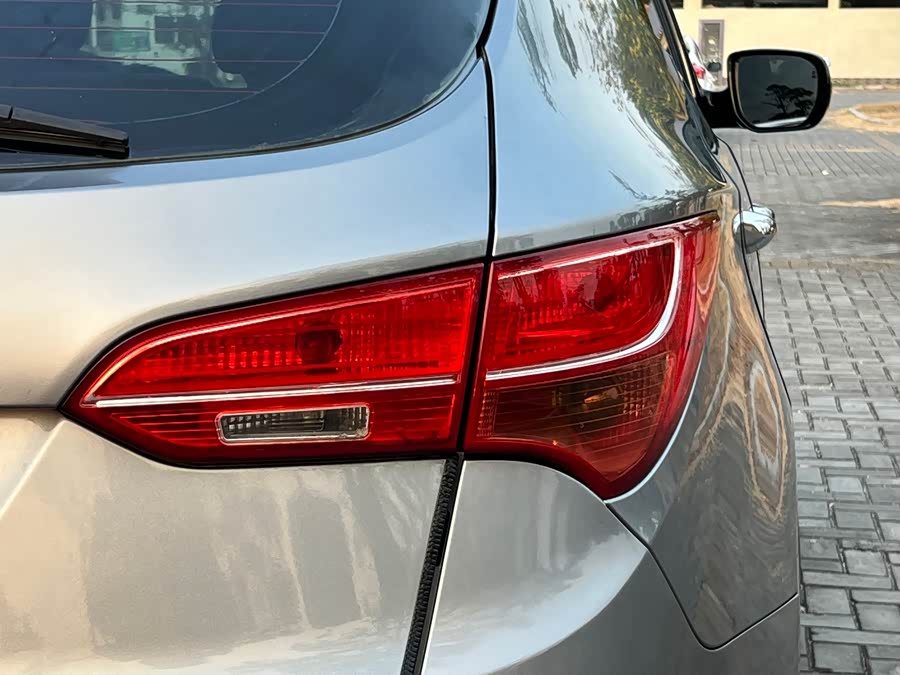 Hyundai Santa Fe 2015 car image #10