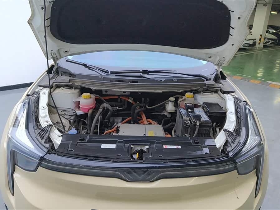 哪吒汽车 哪吒U 2022 #10 哪吒汽车 哪吒U 2022 汽车图片 #10