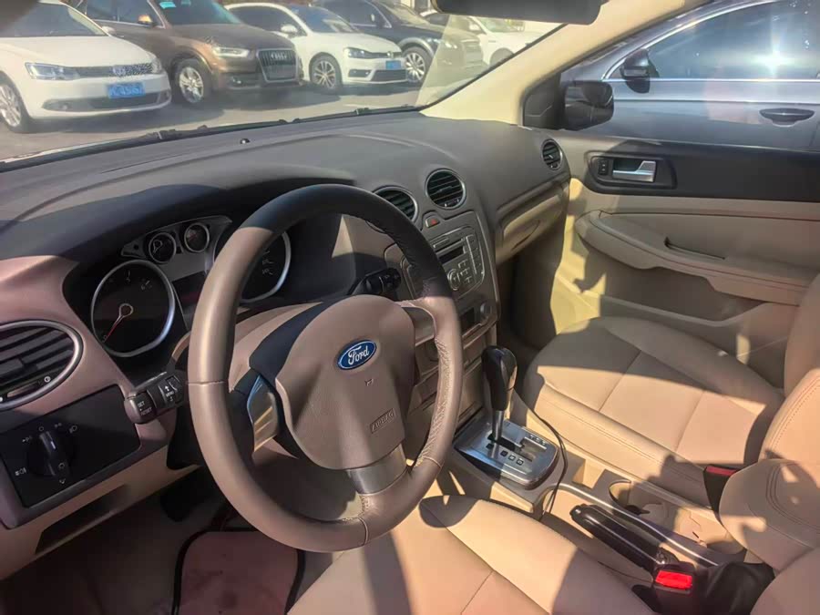 Ford Focus 2013 image de voiture #10