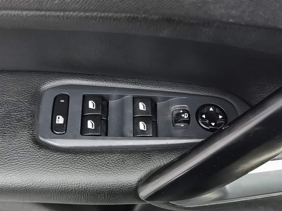 Peugeot 408 2015 car image #10