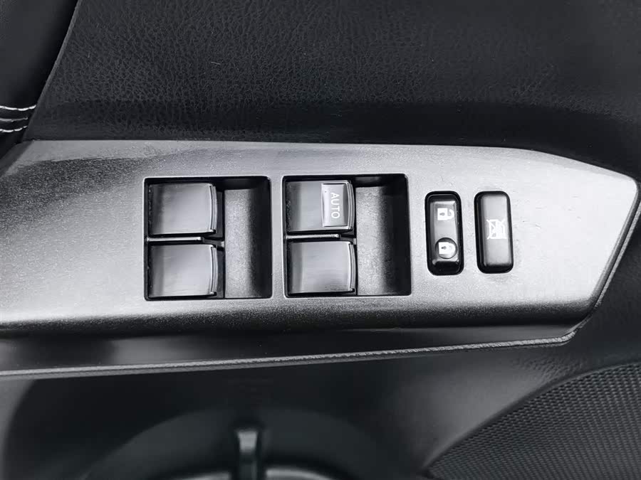 Toyota RAV4 2019 car image #10
