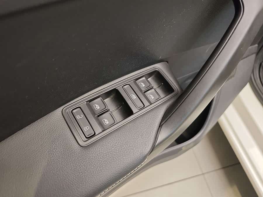 Skoda Rapid Spaceback 2019 car image #10