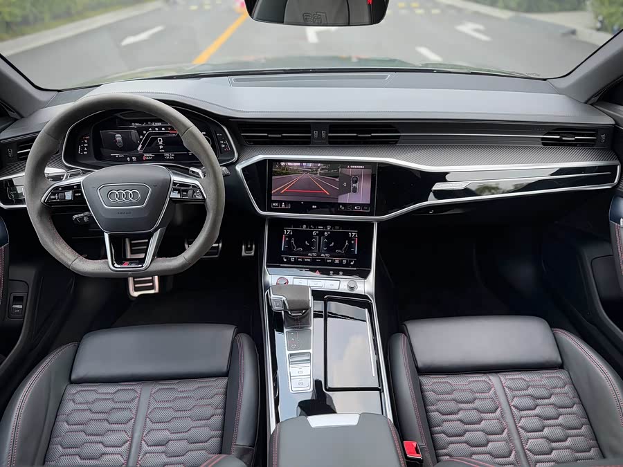 Audi RS 6 2023 car image #10